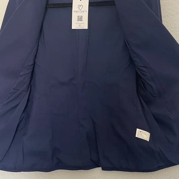 Classic Navy Women's Blazer - Picture 4 of 12